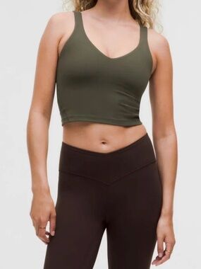 Lululemon Align Tank in olive green
Size 0
